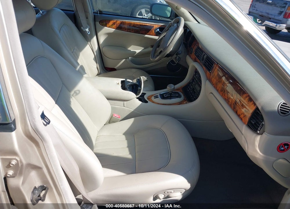 1998 JAGUAR XJ8 VIN: SAJHX1242WC845946