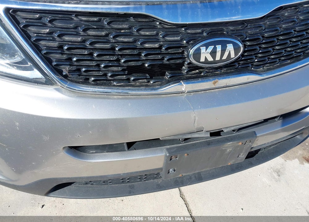 2015 KIA SORENTO LX VIN: 5XYKTCA66FG582449