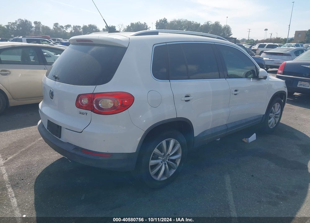 2011 VOLKSWAGEN TIGUAN SE VIN: WVGAV7AX4BW544765