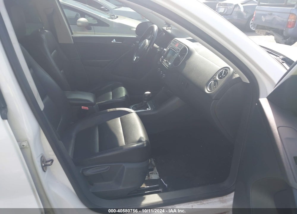 2011 VOLKSWAGEN TIGUAN SE VIN: WVGAV7AX4BW544765