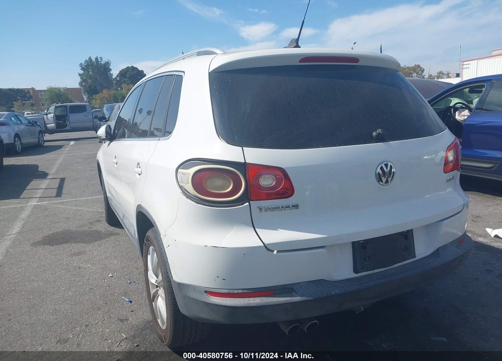 2011 VOLKSWAGEN TIGUAN SE VIN: WVGAV7AX4BW544765