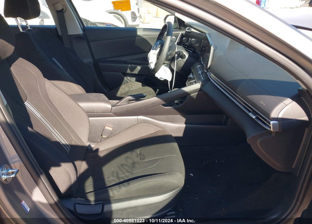 2024 HYUNDAI ELANTRA SEL VIN: KMHLM4DG4RU756965