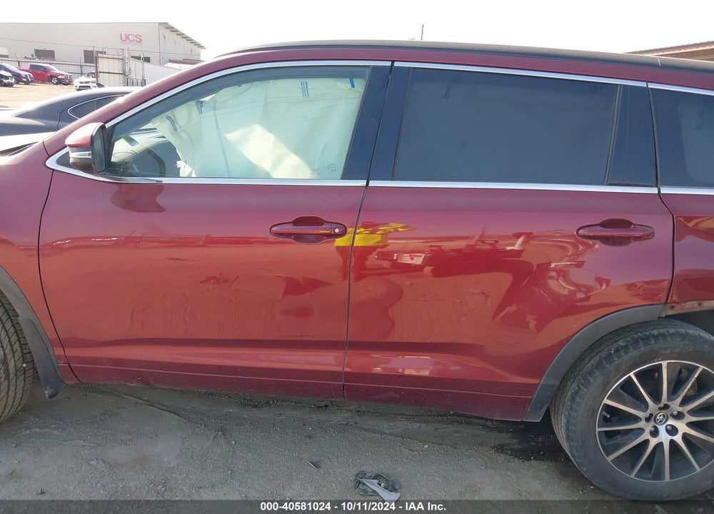 2017 TOYOTA HIGHLANDER SE VIN: 5TDKZRFH4HS522056