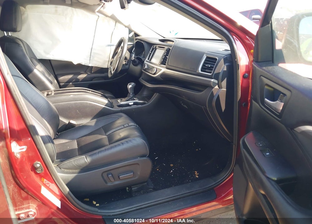 2017 TOYOTA HIGHLANDER SE VIN: 5TDKZRFH4HS522056