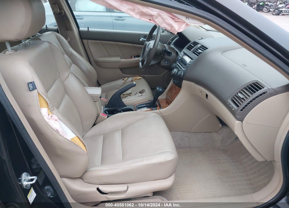 2004 HONDA ACCORD 2.4 EX VIN: JHMCM56884C002240