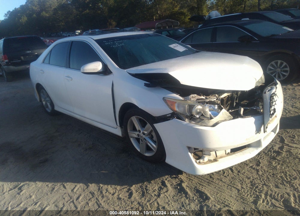2014 TOYOTA CAMRY SE VIN: 4T1BF1FK9EU745721