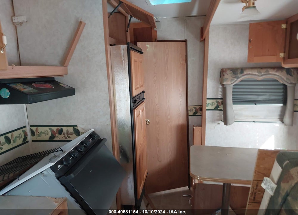 2004 CITATION THOR VIN: 1CNTD852X4M001581