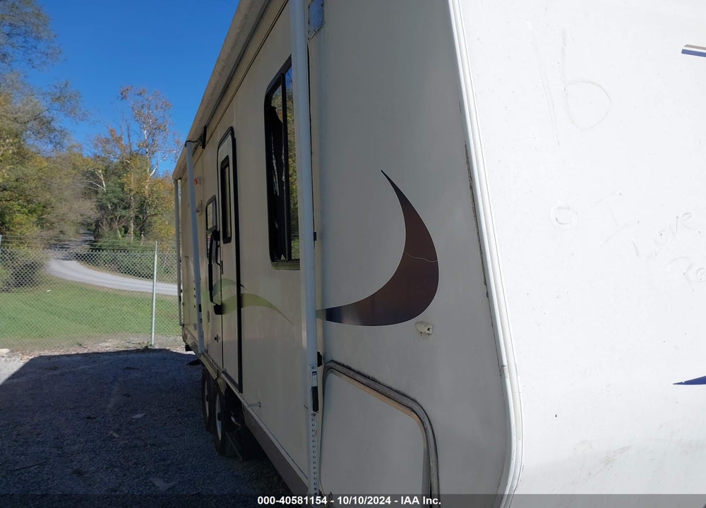 2004 CITATION THOR VIN: 1CNTD852X4M001581