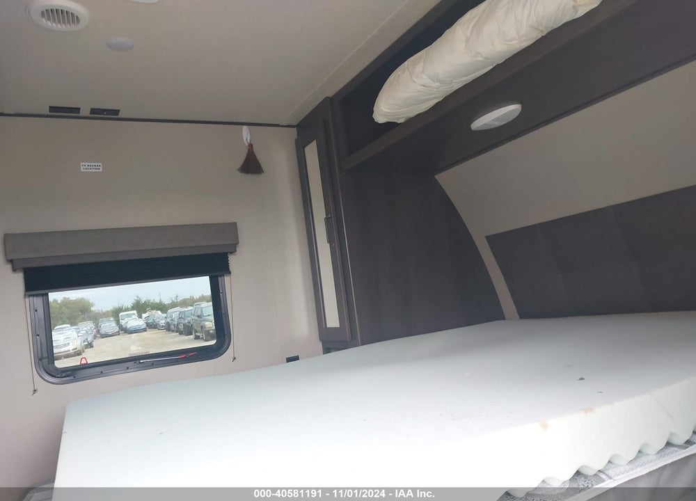 2022 GRAND DESIGN TRANSCEND VIN: 573TT3125N8817777