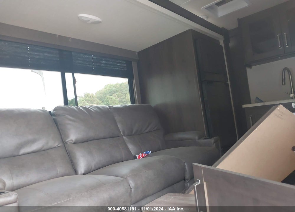 2022 GRAND DESIGN TRANSCEND VIN: 573TT3125N8817777