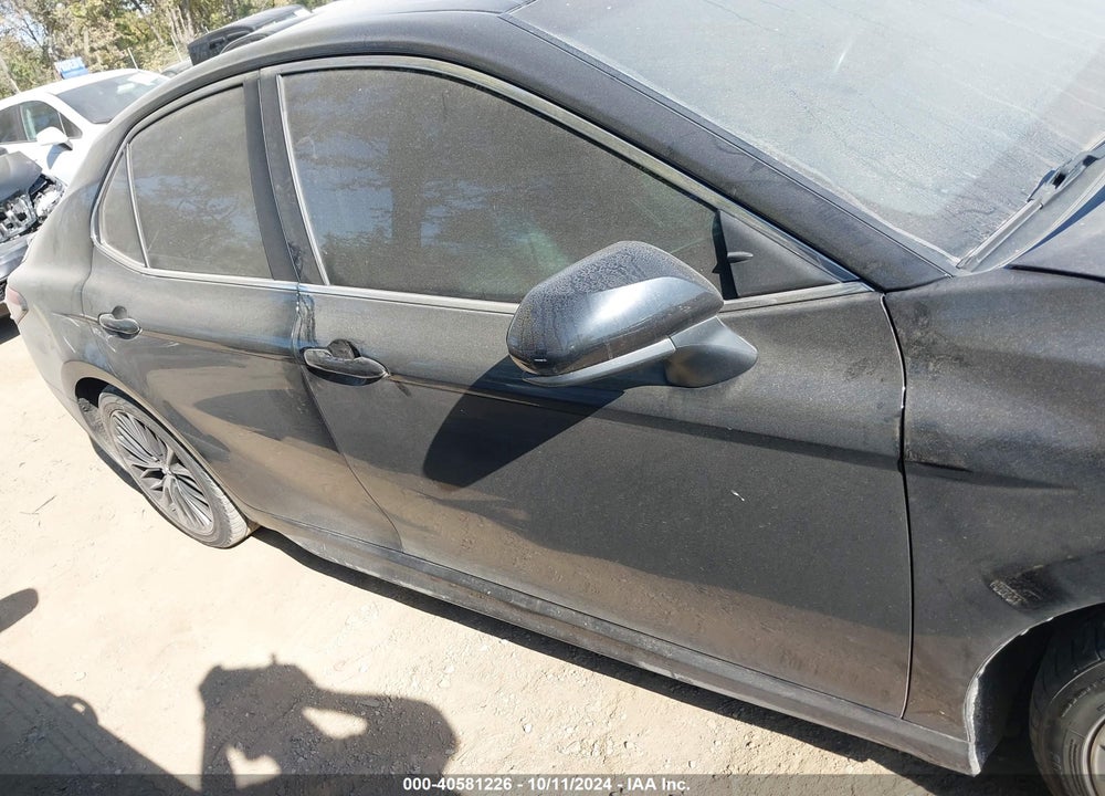 2018 TOYOTA CAMRY VIN: 4T1B11HK5JU038640