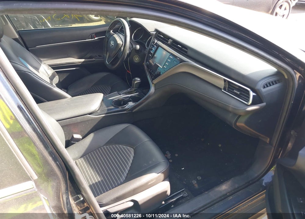 2018 TOYOTA CAMRY VIN: 4T1B11HK5JU038640
