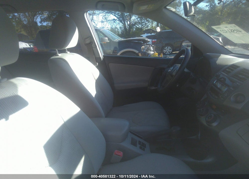 2011 TOYOTA RAV4 VIN: 2T3KF4DV2BW101267
