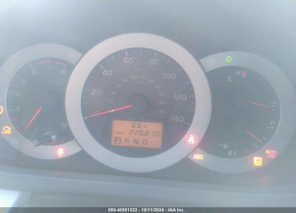 2011 TOYOTA RAV4 VIN: 2T3KF4DV2BW101267
