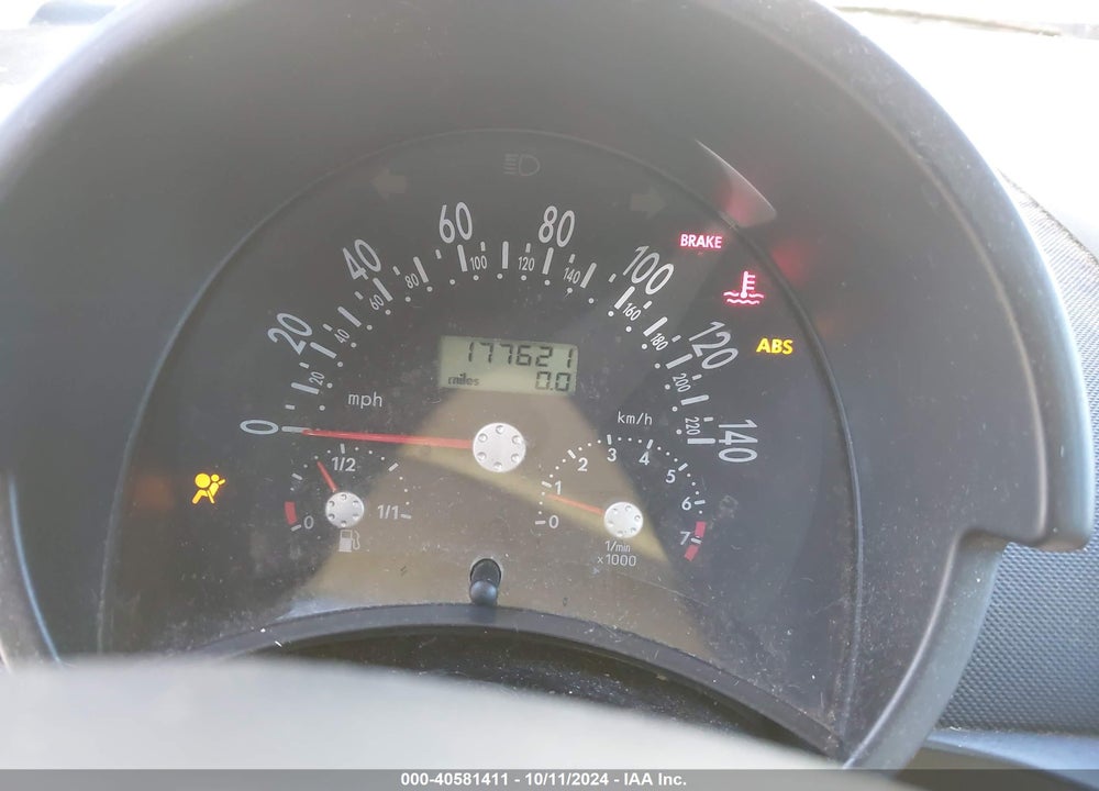 2000 VOLKSWAGEN NEW BEETLE GLS VIN: 3VWCC21C5YM412655