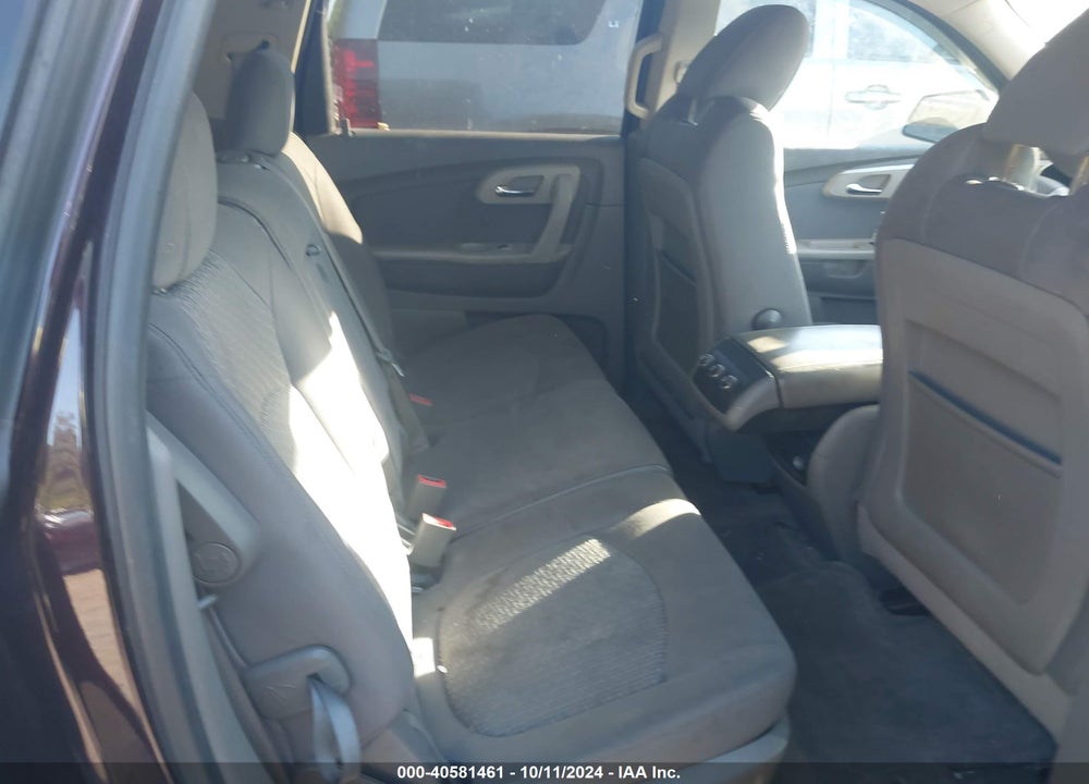 2010 CHEVROLET TRAVERSE LS VIN: 1GNLREED0AS137111