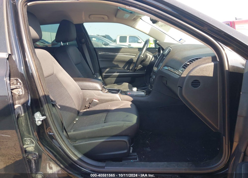 2019 CHRYSLER 300 TOURING VIN: 2C3CCAAG0KH501141