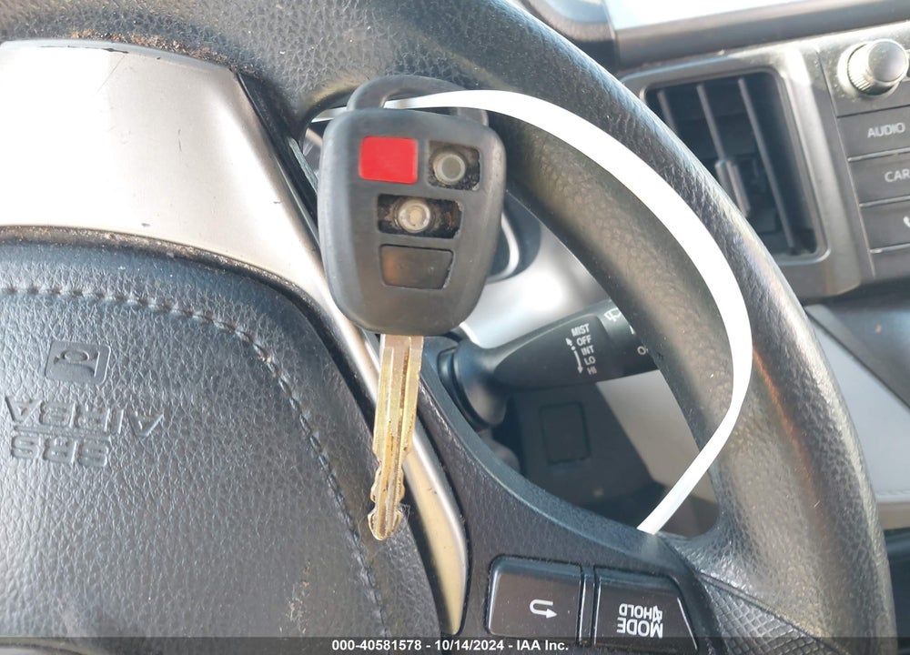 2015 TOYOTA RAV4 LE VIN: JTMZFREVXFJ035761