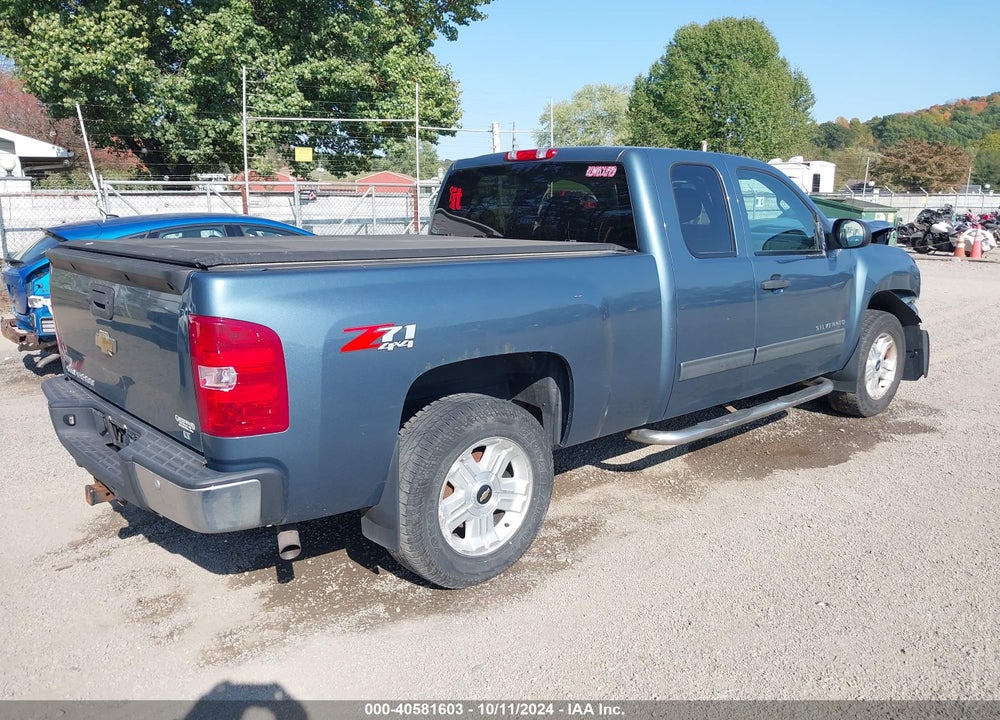2011 CHEVROLET SILVERADO 1500 LT VIN: 1GCRKSE35BZ369628