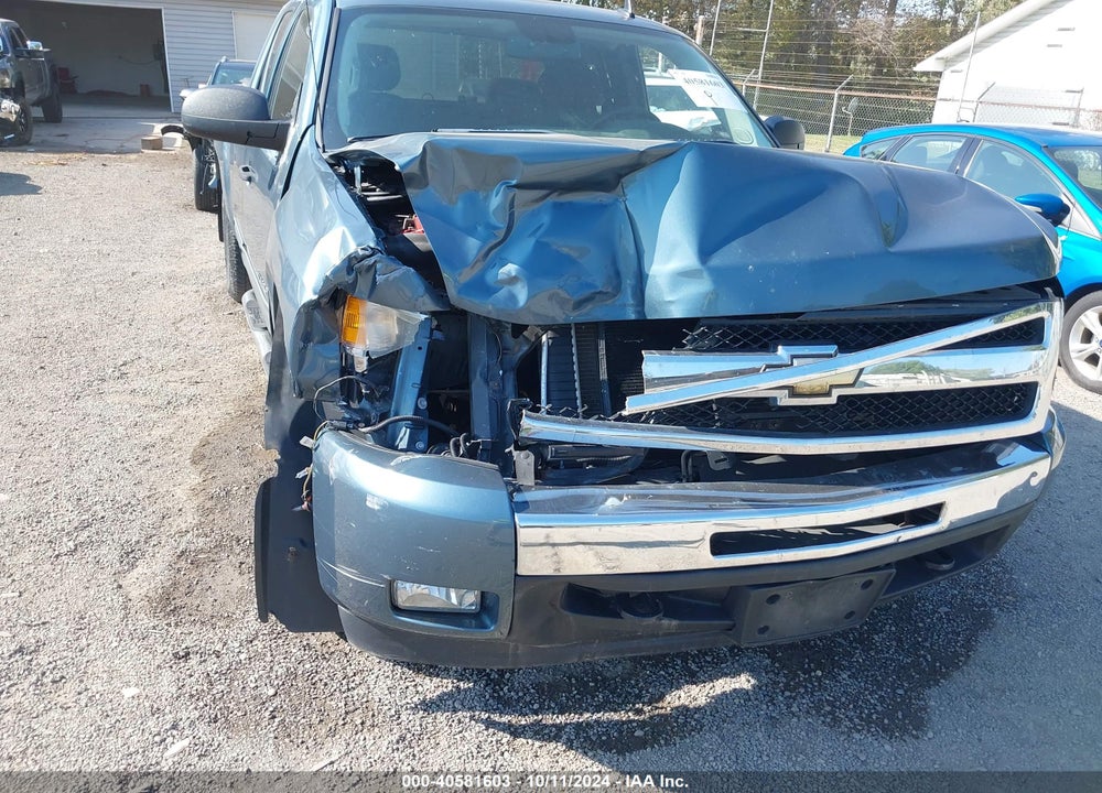 2011 CHEVROLET SILVERADO 1500 LT VIN: 1GCRKSE35BZ369628