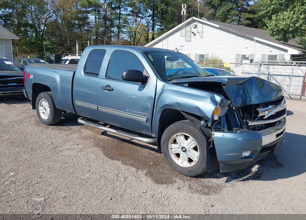 2011 CHEVROLET SILVERADO 1500 LT VIN: 1GCRKSE35BZ369628
