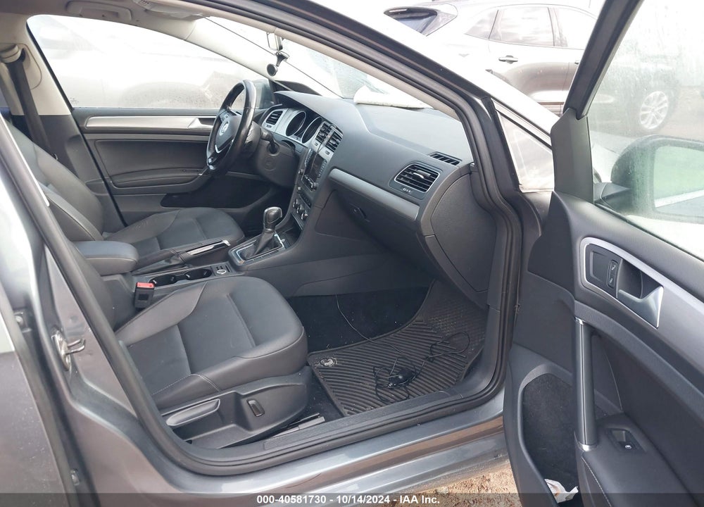 2015 VOLKSWAGEN GOLF SPORTWAGEN TSI SE 4-DOOR VIN: 3VWC17AUXFM514736