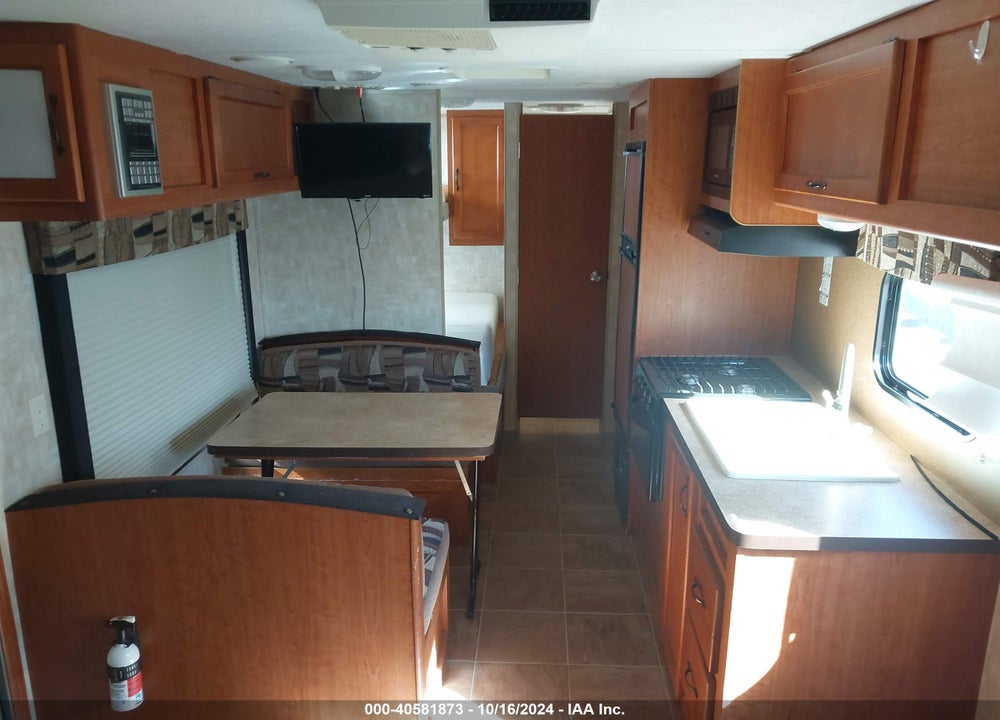 2011 FOREST RIVER 26BH CHEROKEE GREY W VIN: 4X4TCKB22BK011971