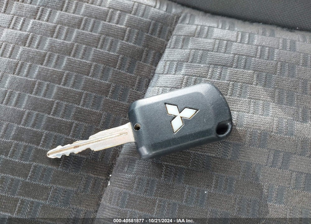 2018 MITSUBISHI MIRAGE ES VIN: ML32A3HJ8JH008180