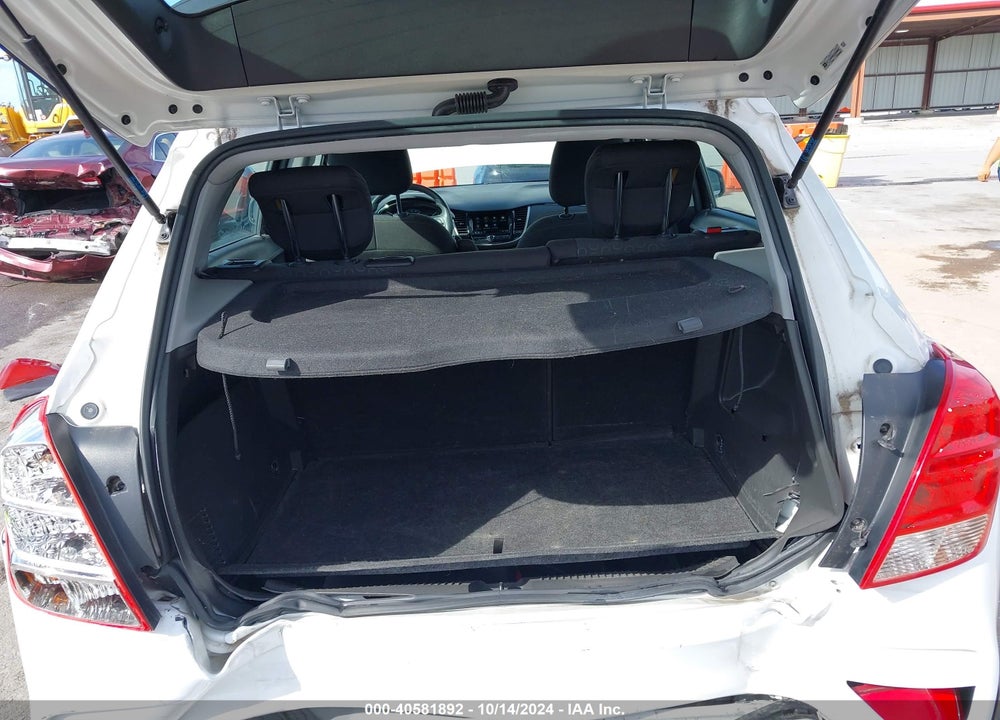 2018 CHEVROLET TRAX LS VIN: KL7CJKSB8JB630002