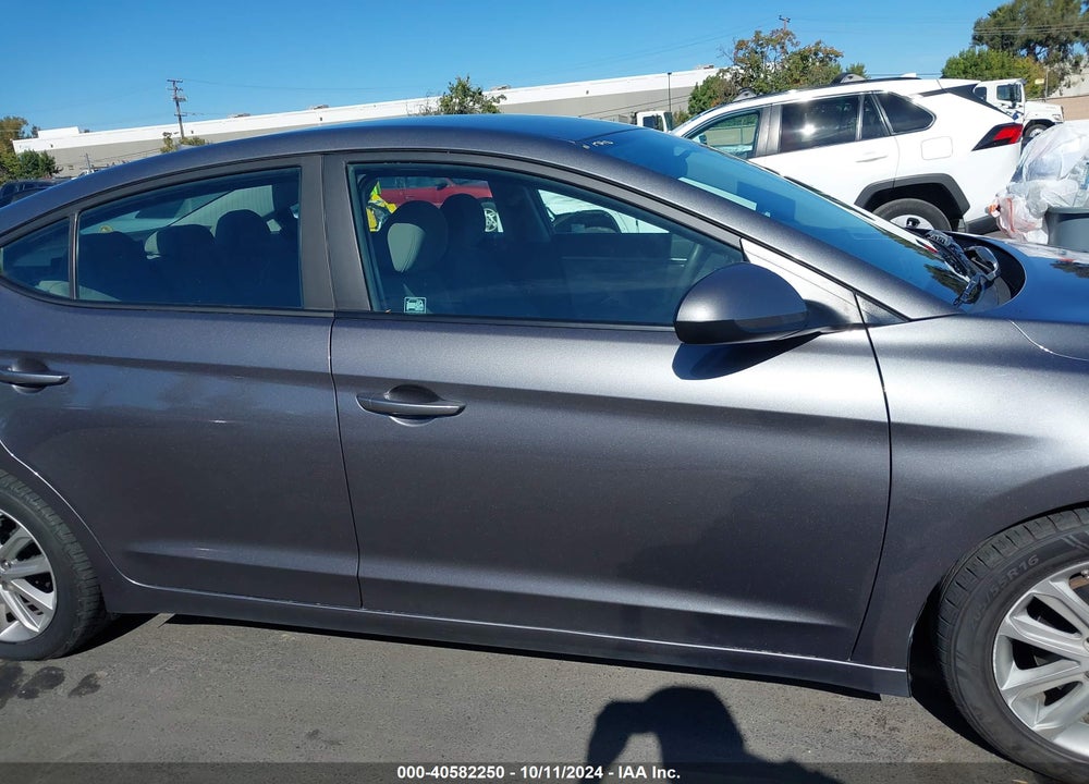 2018 HYUNDAI ELANTRA SE VIN: 5NPD74LF7JH388160