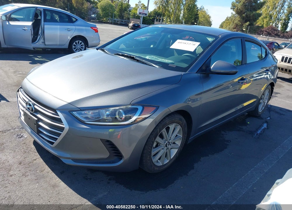2018 HYUNDAI ELANTRA SE VIN: 5NPD74LF7JH388160