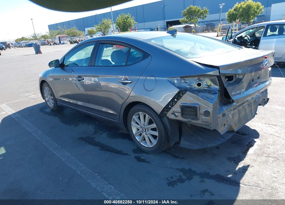 2018 HYUNDAI ELANTRA SE VIN: 5NPD74LF7JH388160