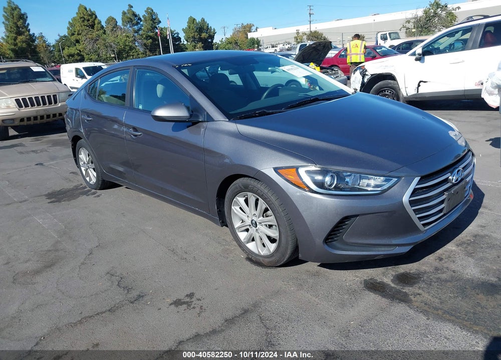 2018 HYUNDAI ELANTRA SE VIN: 5NPD74LF7JH388160