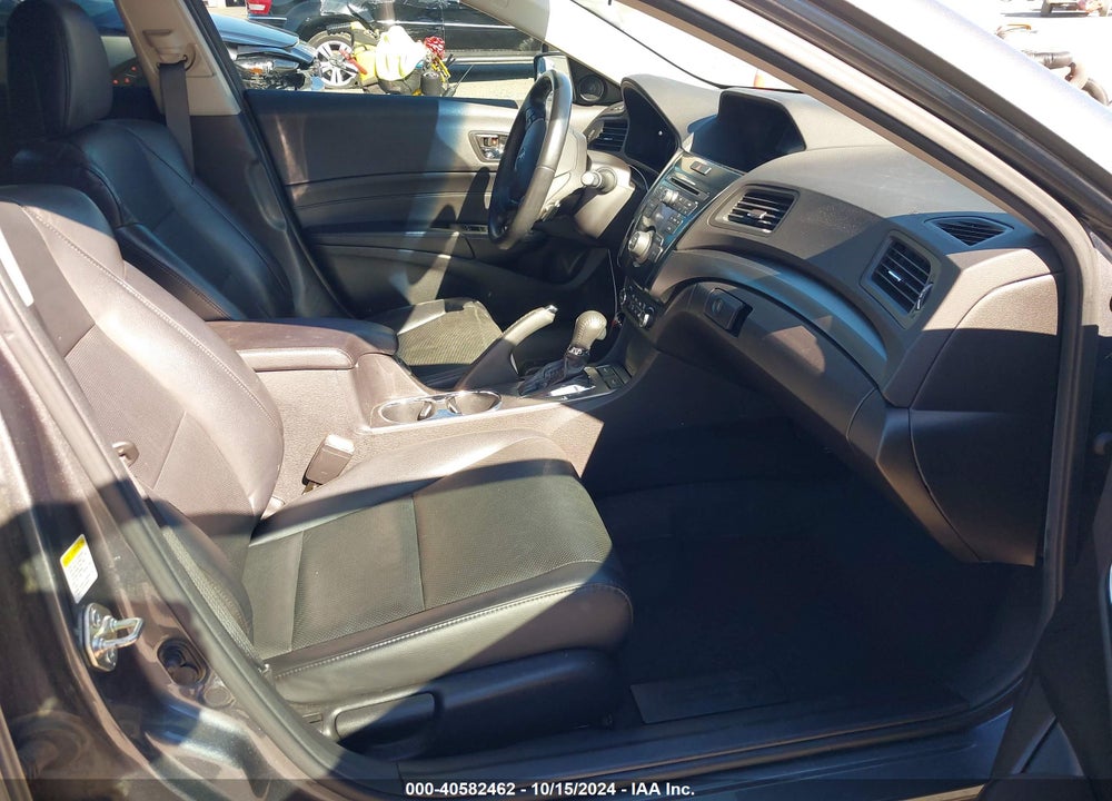 2014 ACURA ILX 2.0L VIN: 19VDE1F3XEE006857
