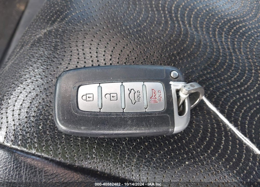 2011 HYUNDAI ELANTRA LIMITED (ULSAN PLANT) VIN: KMHDH4AE9BU138235