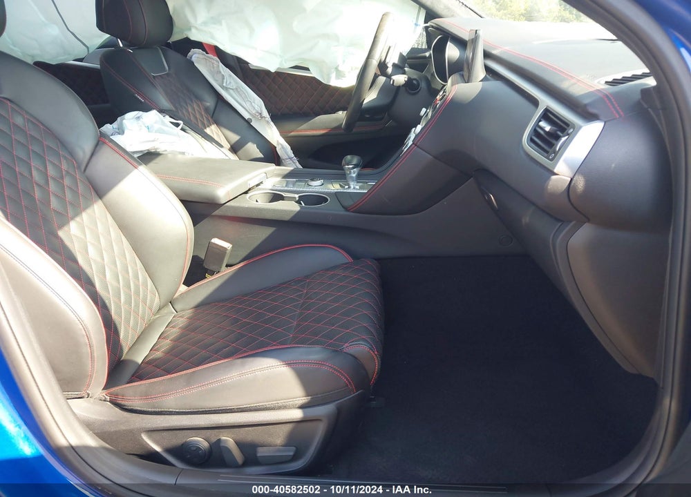 2022 GENESIS G70 3.3T AWD VIN: KMTG54TE3NU098621