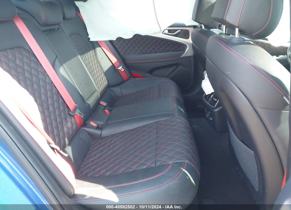 2022 GENESIS G70 3.3T AWD VIN: KMTG54TE3NU098621