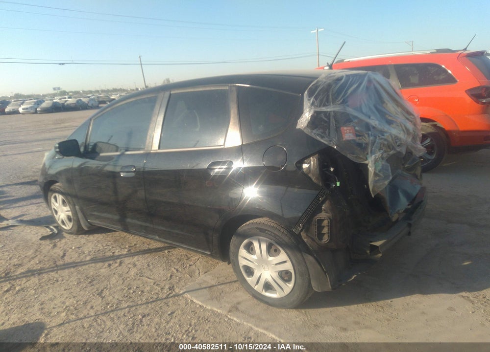 2010 HONDA FIT VIN: JHMGE8H22AC016817