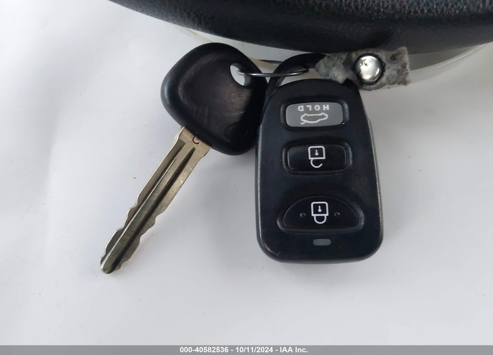 2019 HYUNDAI ELANTRA SE VIN: KMHD74LF4KU761626