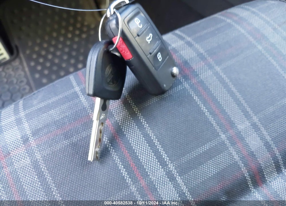 2012 VOLKSWAGEN GTI 4-DOOR VIN: WVWHV7AJ3CW258003
