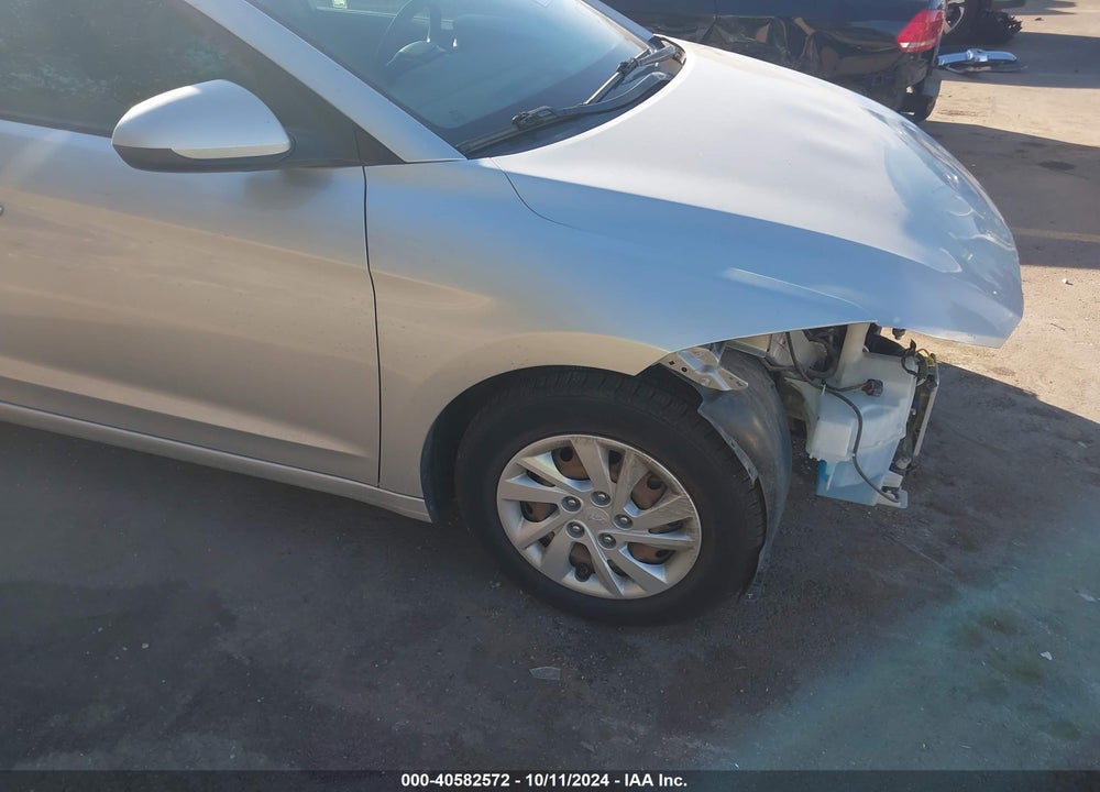 2018 HYUNDAI ELANTRA SE VIN: 5NPD74LF9JH300287