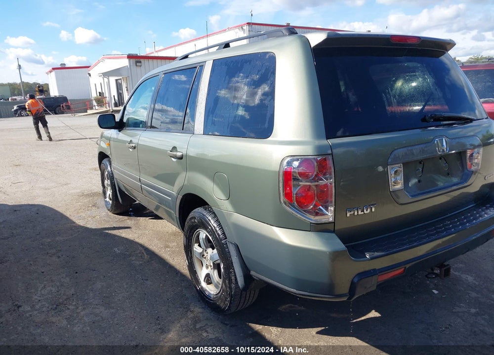 2008 HONDA PILOT EX-L VIN: 5FNYF185X8B030692