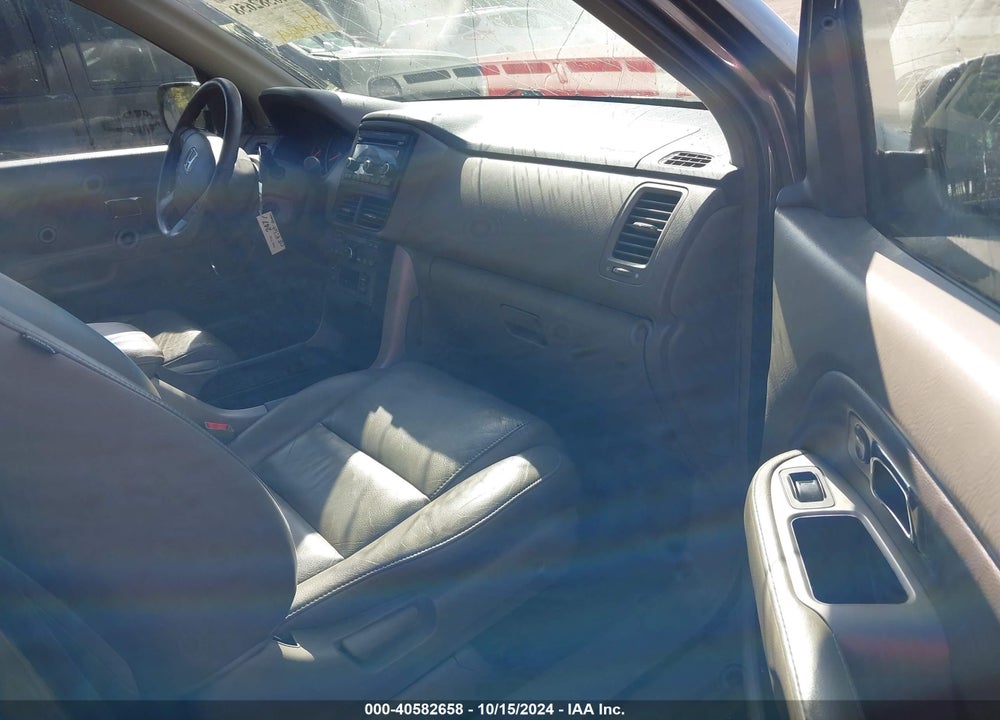 2008 HONDA PILOT EX-L VIN: 5FNYF185X8B030692