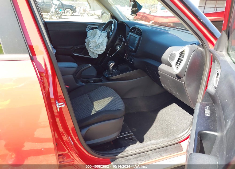 2020 KIA SOUL LX VIN: KNDJ23AU4L7068377