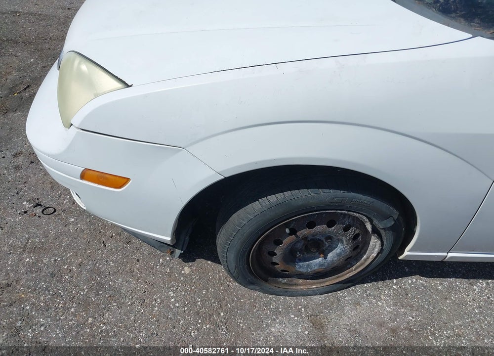 2005 FORD FOCUS ZX4 VIN: 1FAFP34N75W104895