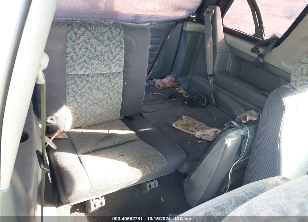 2001 SUZUKI VITARA JLS VIN: 2S3TC52C316103416