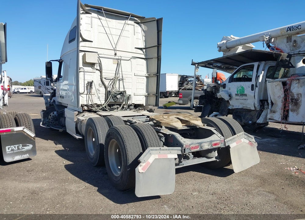 2015 VOLVO VN VNL VIN: 4V4NC9EH6FN927634