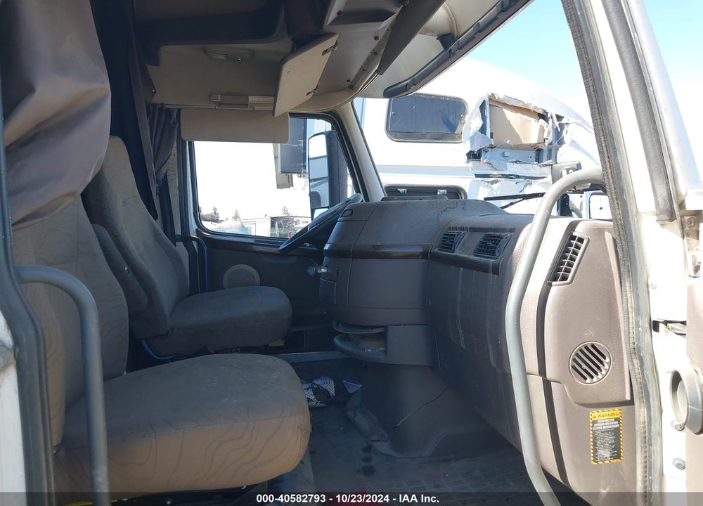 2015 VOLVO VN VNL VIN: 4V4NC9EH6FN927634