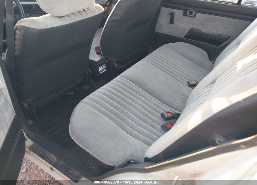 1985 TOYOTA COROLLA LE VIN: JT2AE83E6F3190284