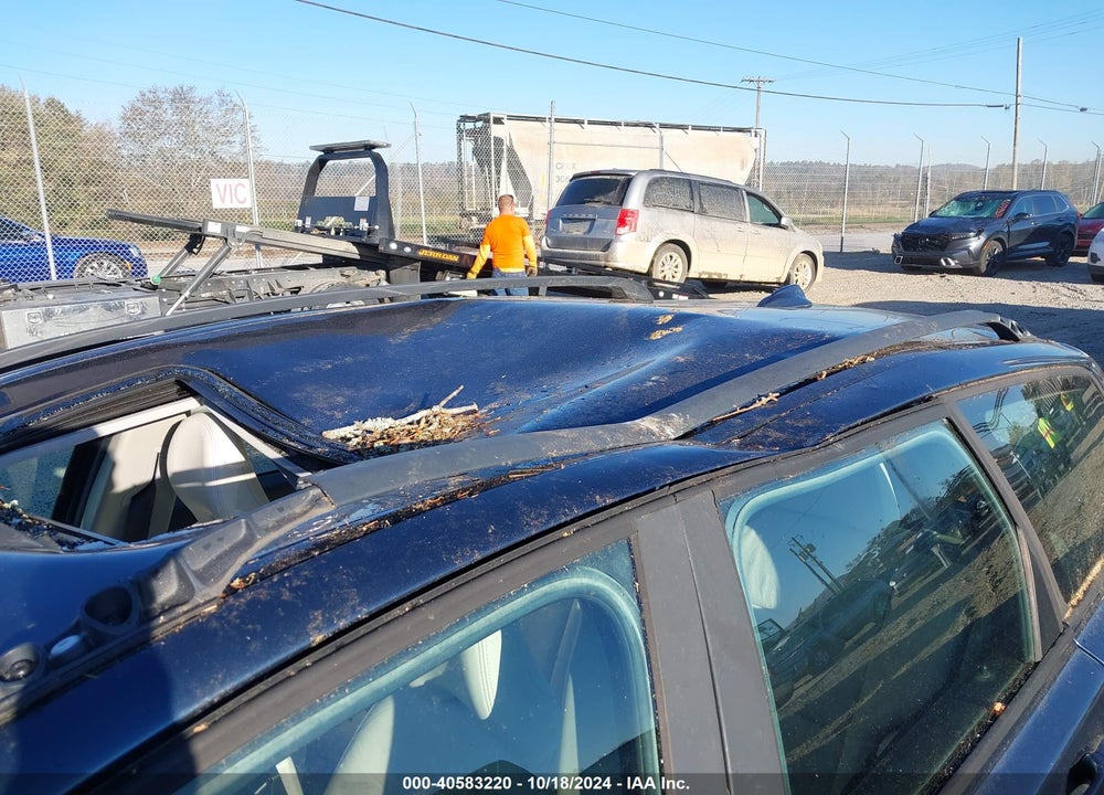 2011 VOLVO V50 VIN: YV1672MW2B2630555